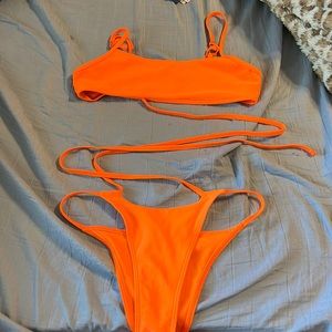 Criss cross bikini